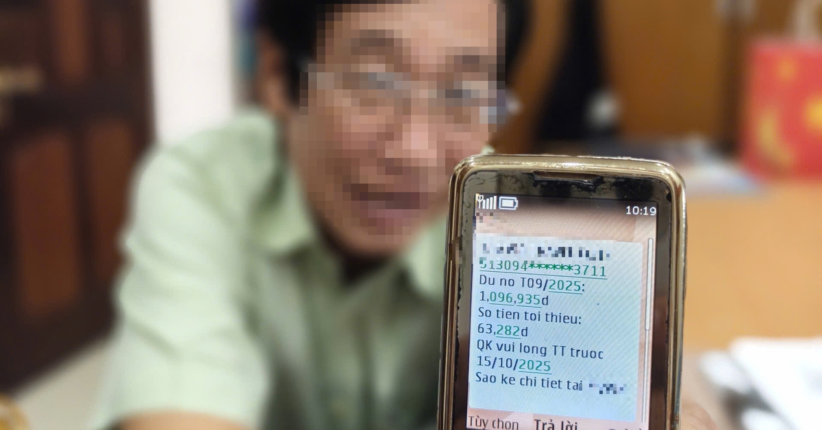 Vì sao từ 8.800 phí tin nhắn bị tính lãi gần 1,1 triệu đồng?