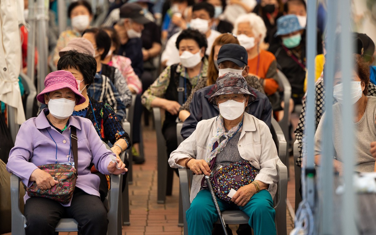 Lần đầu tiên, người trên 70 tuổi ở Hàn Quốc nhiều hơn người ở độ tuổi 20