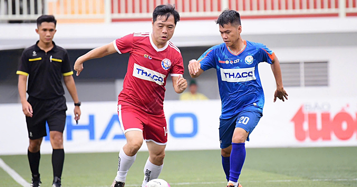 Bền bỉ từ xưởng máy đến sân cỏ