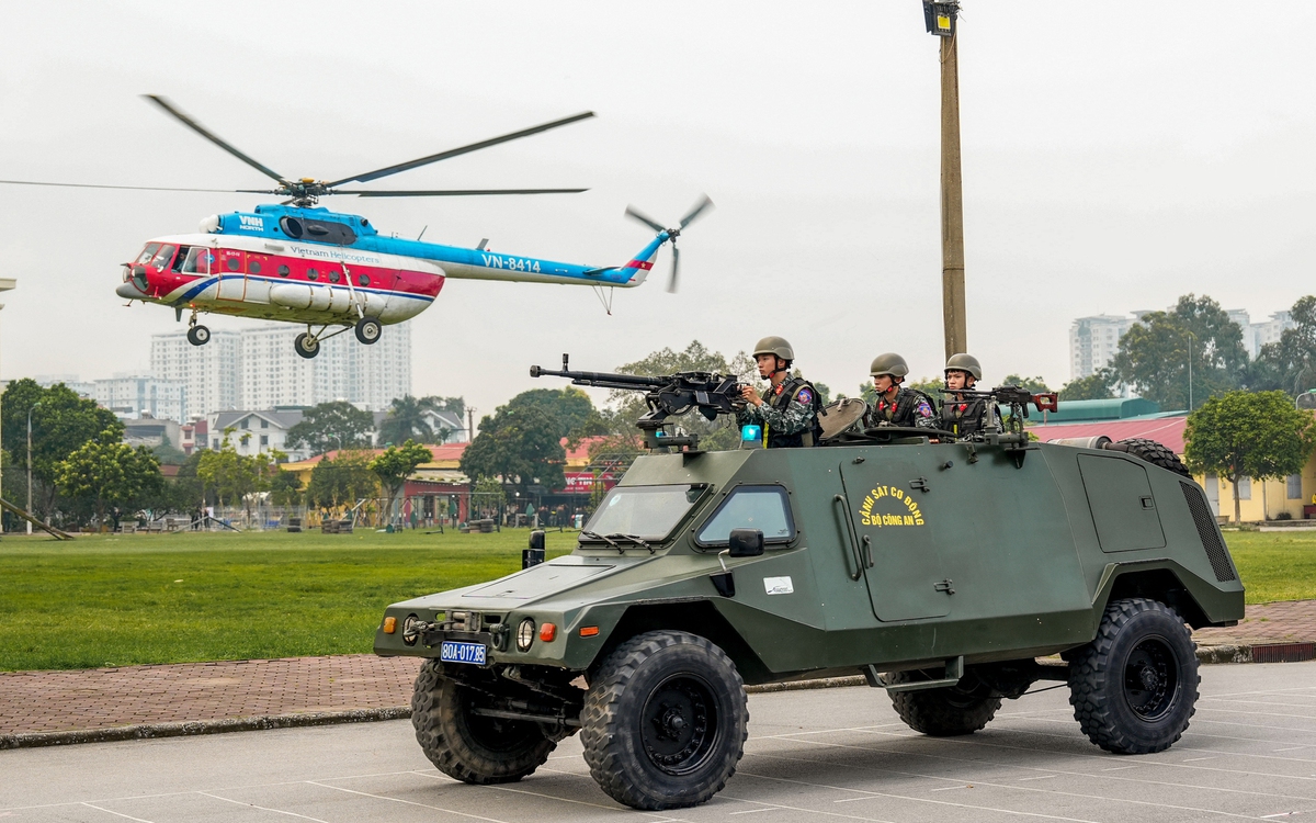 Huy động cả máy bay, xe bọc thép giải cứu con tin ở Chiến sĩ quả cảm