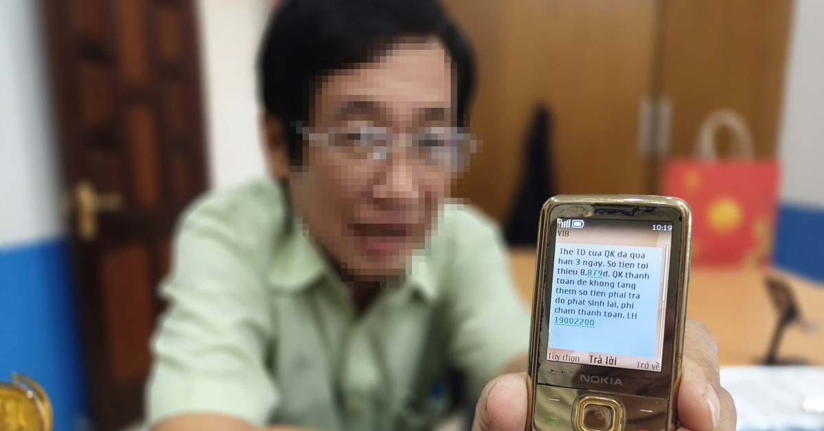 Vụ nợ 8.800 đồng phí tin nhắn bị tính lãi, phạt gần 1,1 triệu đồng: Ngân hàng nói gì?