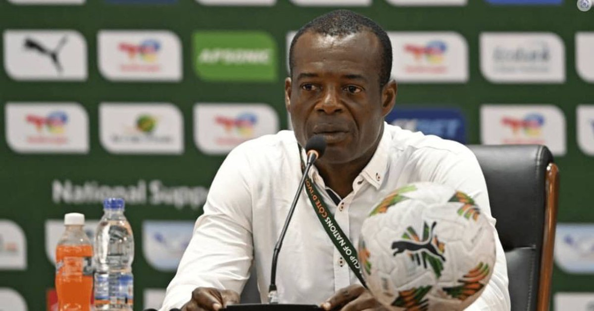 HLV và nhiều cầu thủ Guinea Xích Đạo từ chối ra sân ở vòng loại World Cup