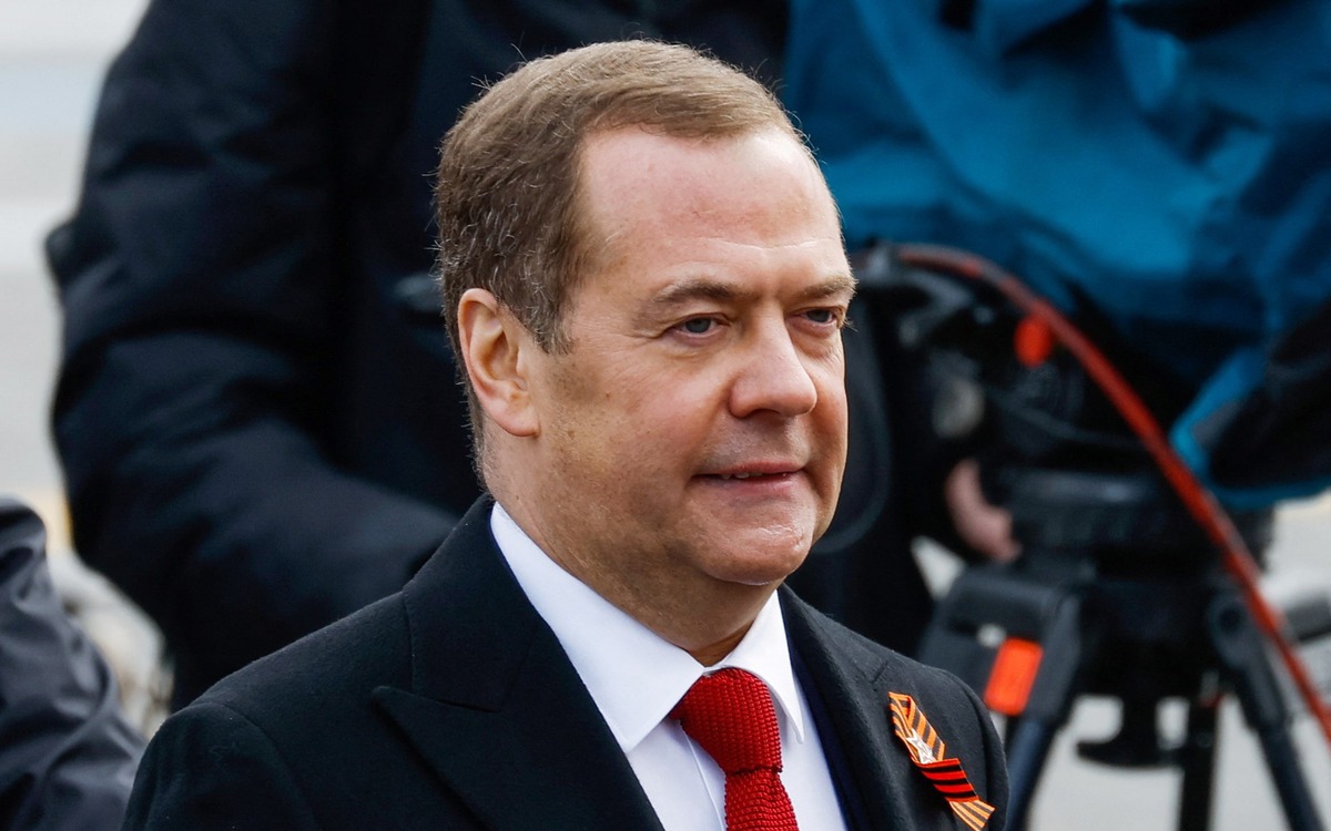 Ông Medvedev ẩn ý đáp trả hạt nhân nếu Mỹ gửi Tomahawk cho Ukraine