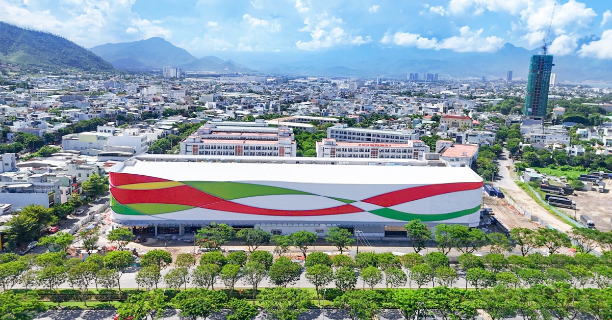 Trung tâm thương mại MM Mega Market Đà Nẵng 'cất nóc'