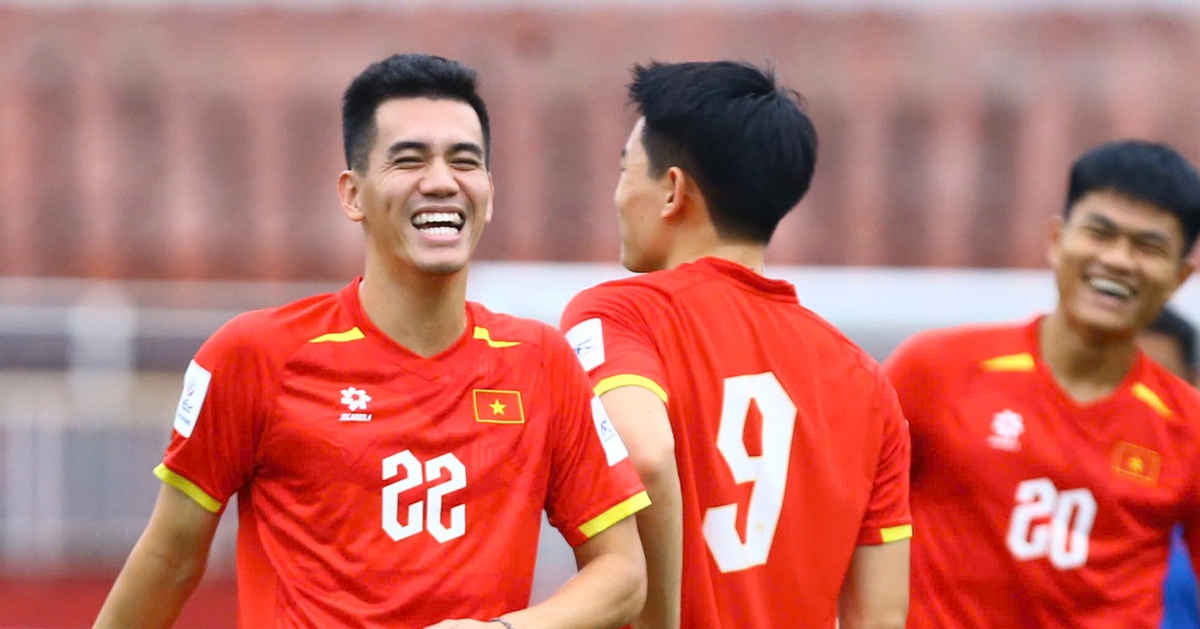 Tuyển Việt Nam tự tin chuẩn bị đấu Nepal dù vắng Bùi Tiến Dũng