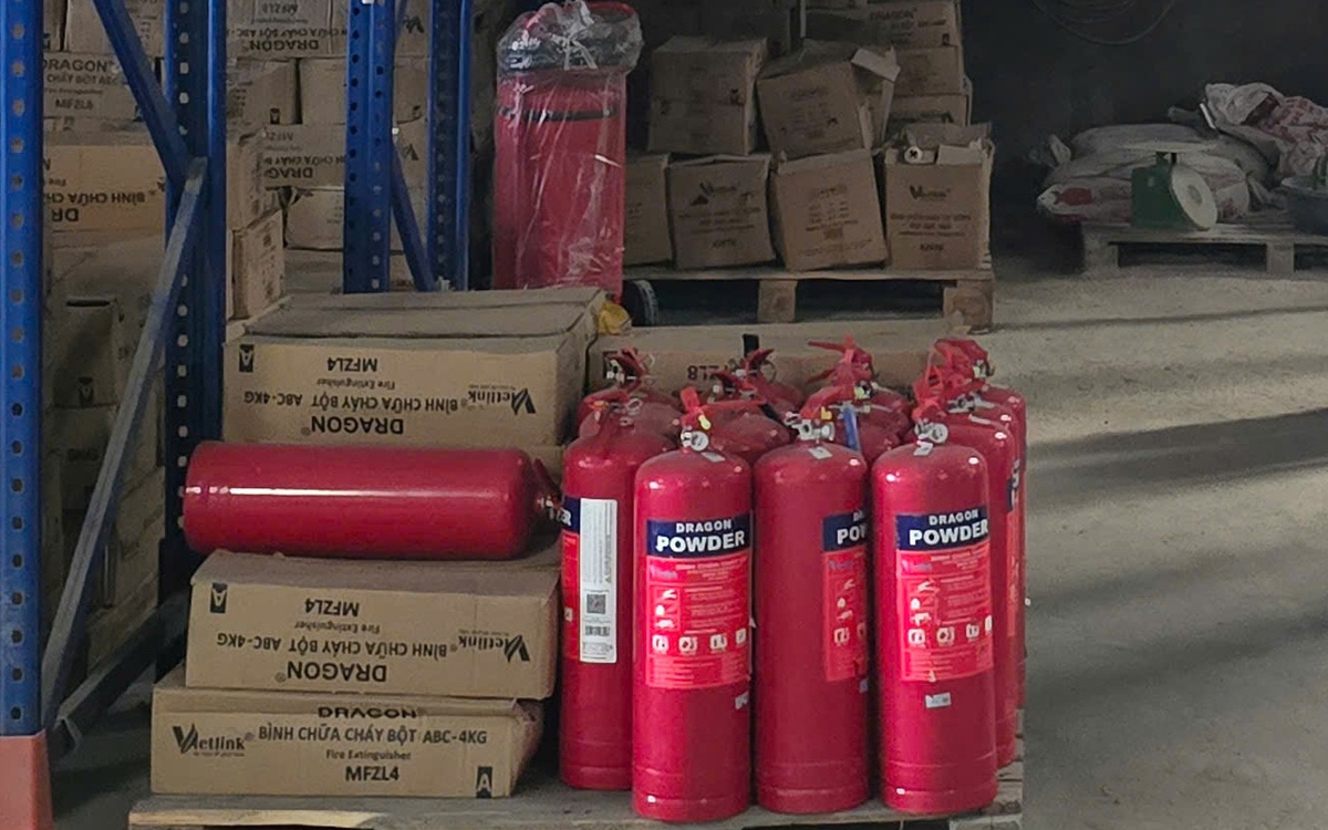 Sản xuất, tiêu thụ hơn 3 triệu bình chữa cháy giả nhãn hiệu DRAGON, thu lợi hàng nghìn tỉ