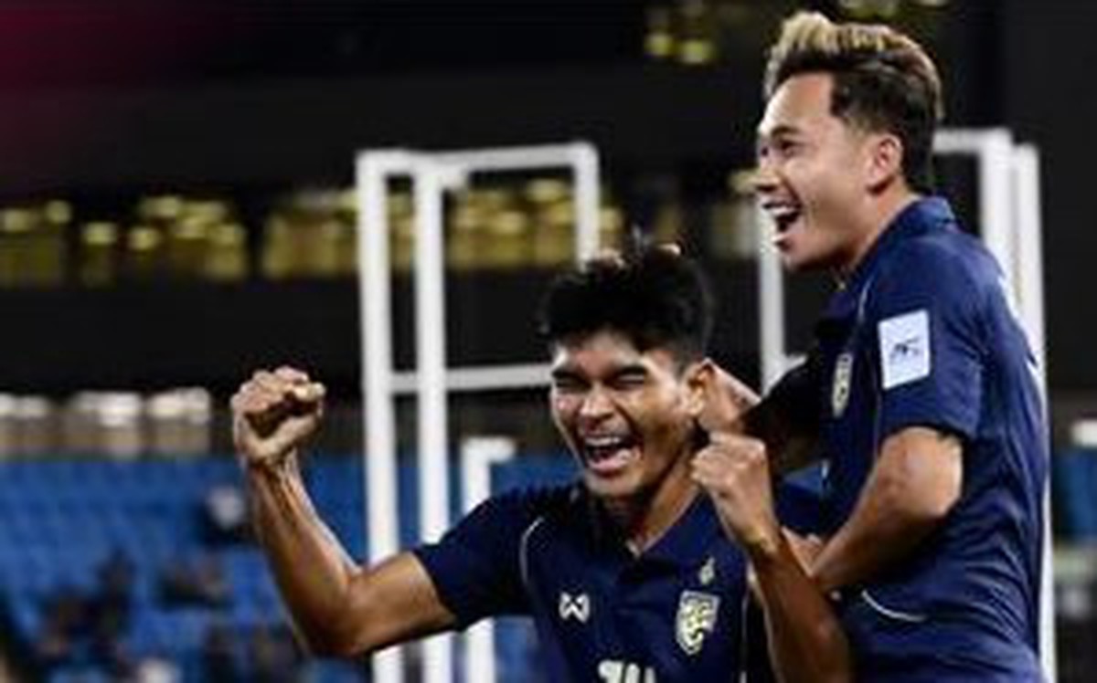 Teerasak lập hat-trick giúp Thái Lan đè bẹp Đài Loan