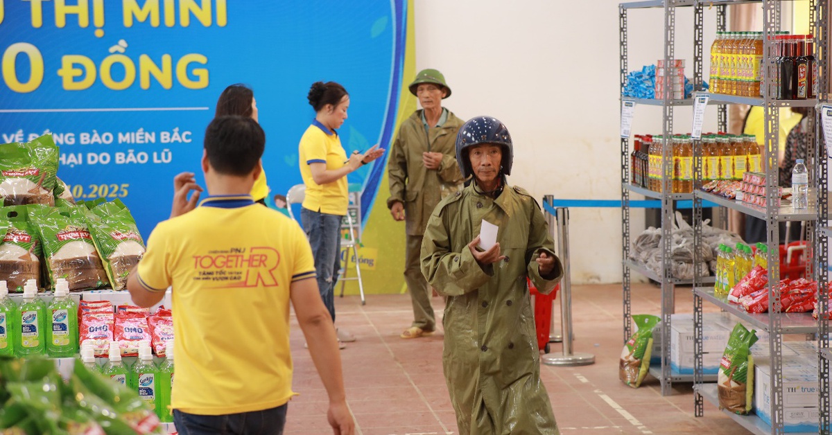 PNJ kích hoạt ‘Siêu thị mini 0 đồng’ hỗ trợ đồng bào thiệt hại do bão lũ