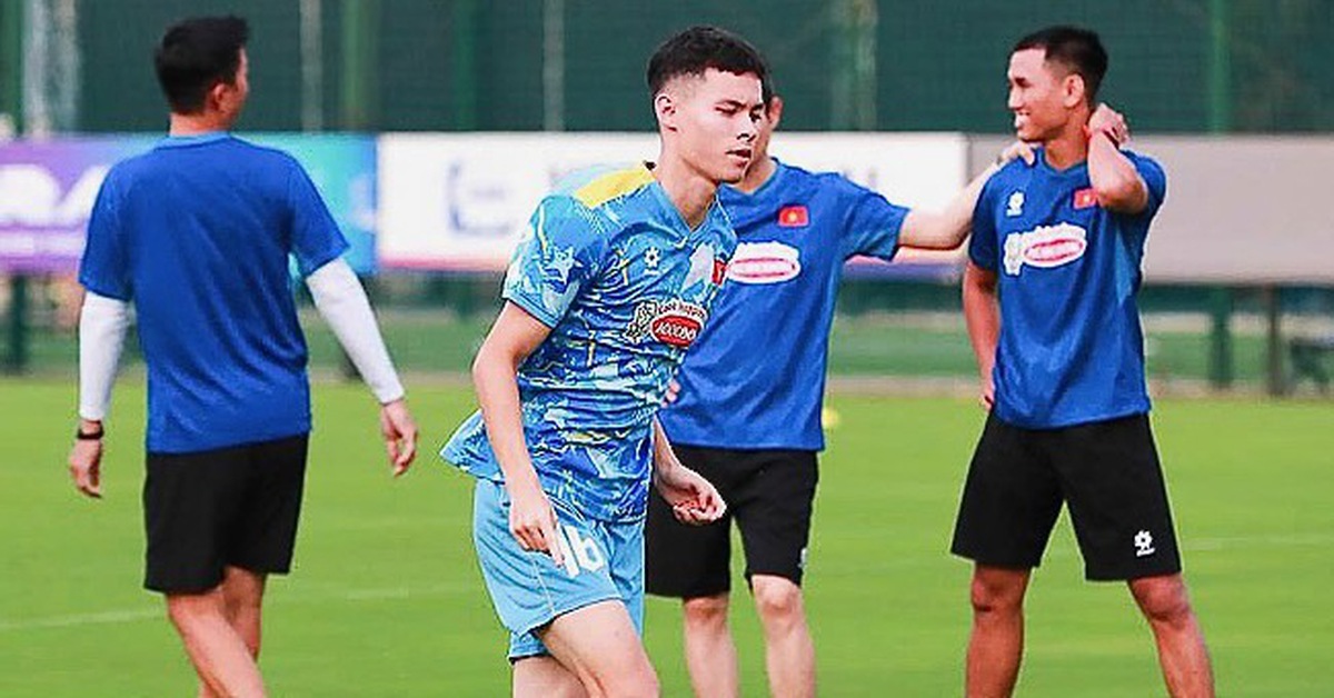 HLV Đinh Hồng Vinh: Vadim, Thành Trung đủ sức cạnh tranh ở U23 Việt Nam