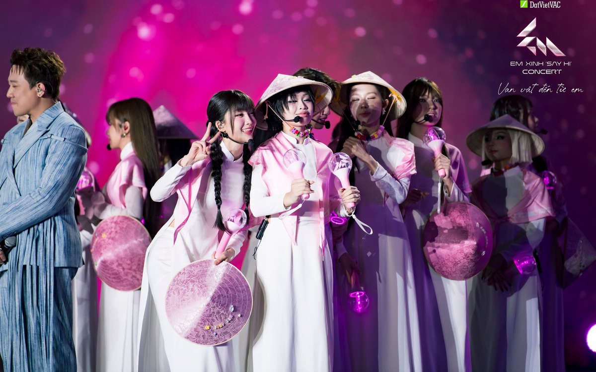 'Em xinh say hi' lọt top 3 bình chọn, đối đầu 'Gia đình Haha', 'Anh trai vượt ngàn chông gai'