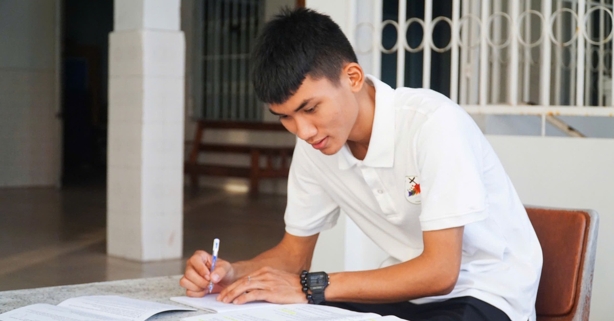 Trẻ sơ sinh bị bỏ trên vỉa hè lớn lên trong vòng tay linh mục và các sơ, nay là SV Đại học Khánh Hòa