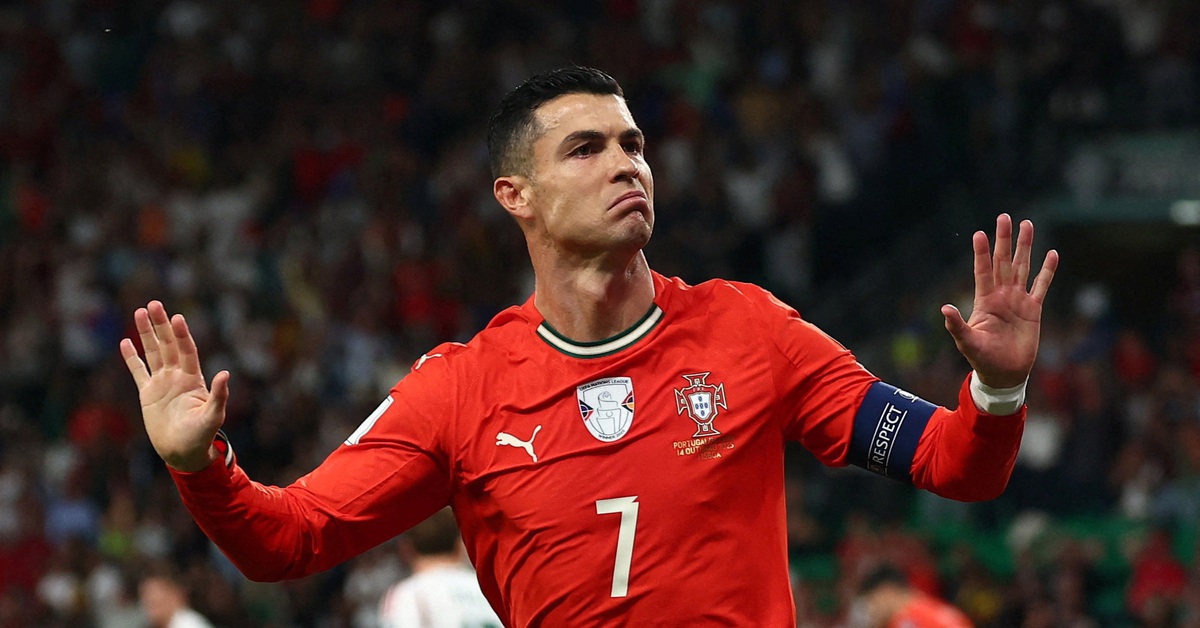 Ronaldo thu nhập gấp đôi Messi, lần thứ 6 dẫn đầu danh sách của Forbes