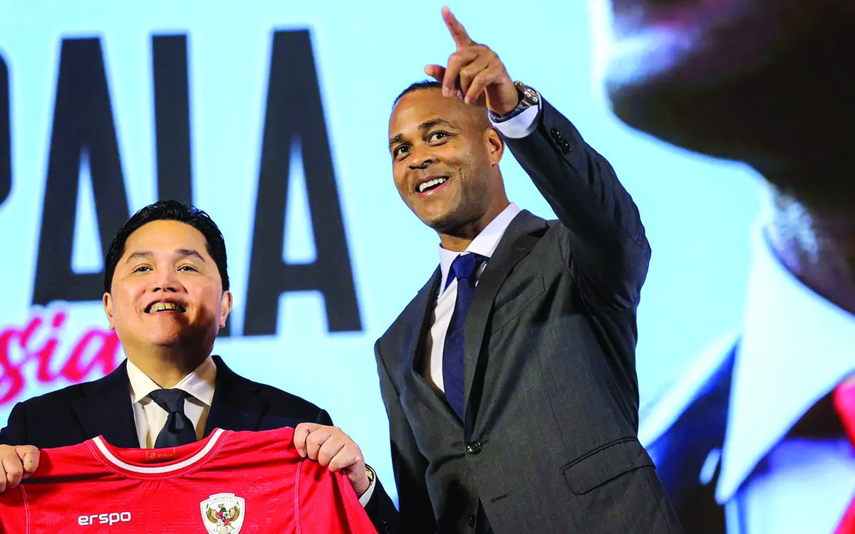 Indonesia sa thải HLV Kluivert sau khi tan mộng World Cup