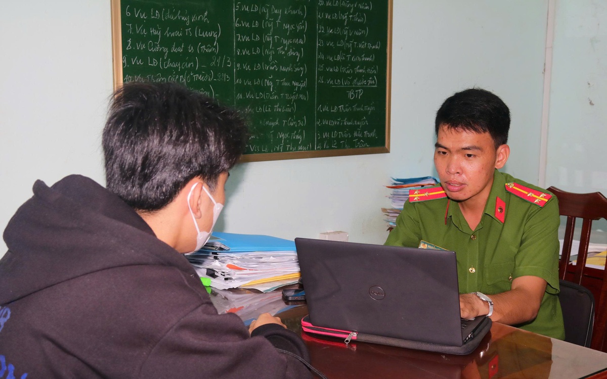 Công an Đồng Tháp giải cứu 2 nạn nhân bị 'bắt cóc online', tự nhốt chính mình trong phòng trọ