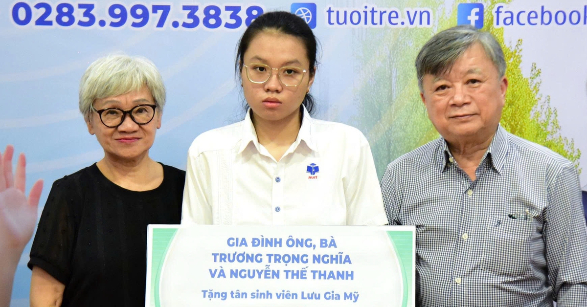 Gia đình bà Nguyễn Thế Thanh và ĐH Công Thương TP.HCM tiếp sức SV 'giấy khai sinh không có mẹ cha'