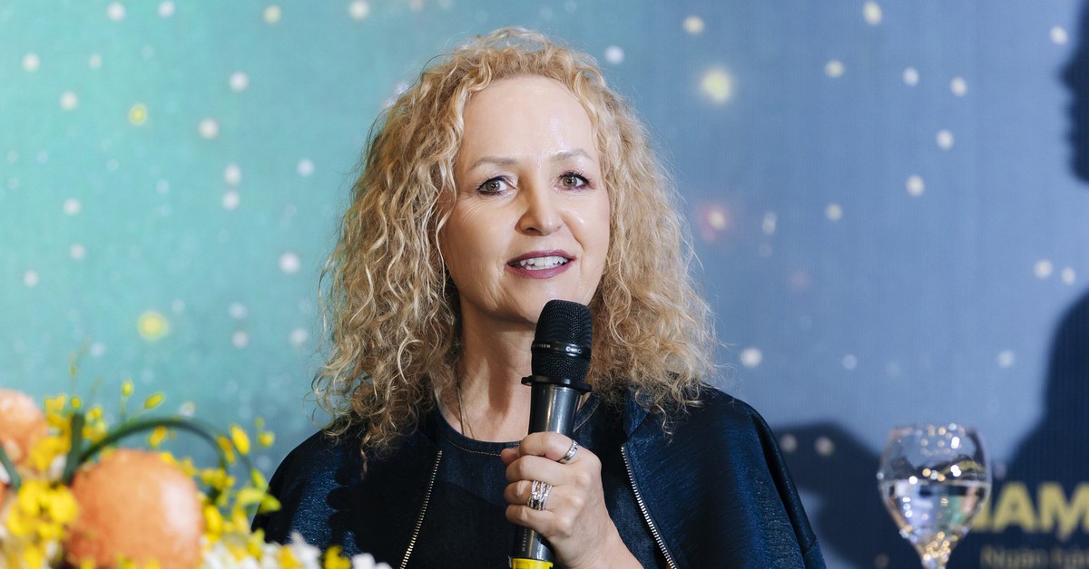 Ban nhạc Secret Garden: Mỗi lần diễn vẫn hồi hộp như lần đầu đưa con đi học