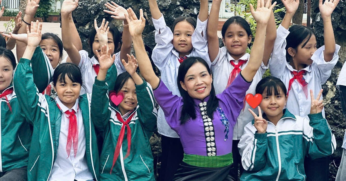 Vinh danh 80 giáo viên vùng cao, thầy giáo 'quân hàm xanh' được dân bản yêu mến