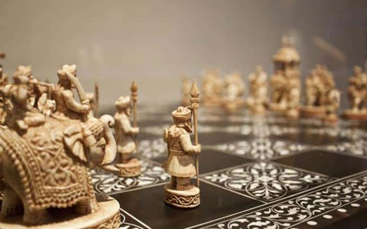 Hình dạng quân cờ vua đã bị 'trừu tượng hóa' như thế nào?