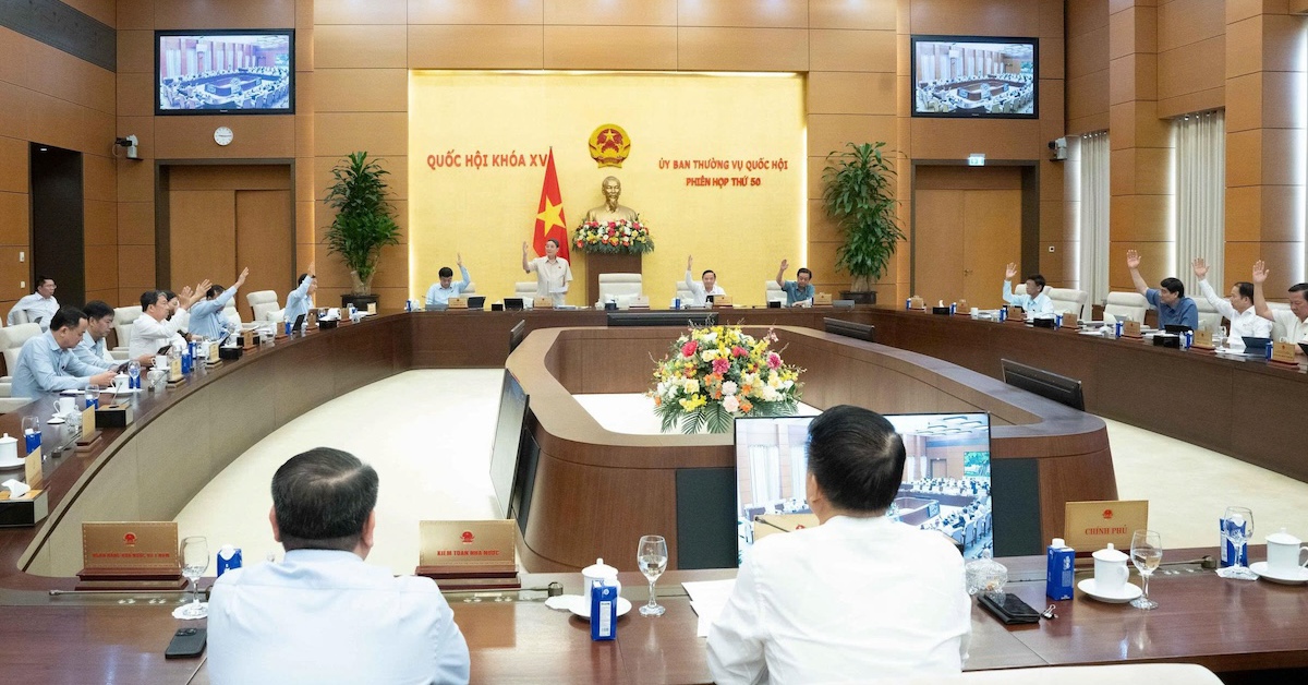 Ủy ban Thường vụ Quốc hội chốt mức thuế bảo vệ môi trường với xăng dầu 2026