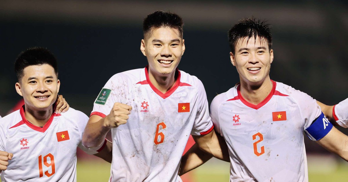 Việt Nam cho Indonesia 'hít khói' trên bảng xếp hạng FIFA