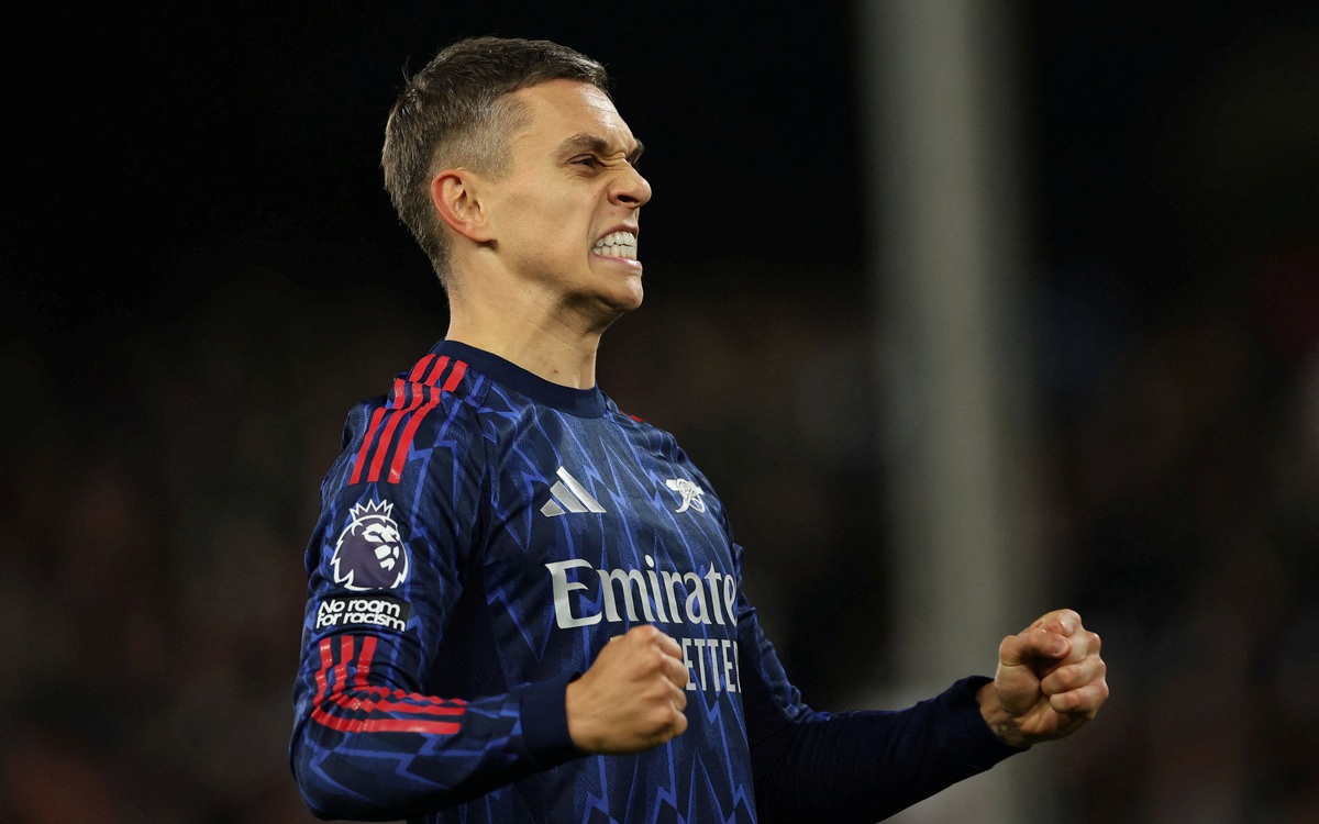 Arsenal lại thắng bằng phạt góc, giữ vững ngôi đầu Premier League