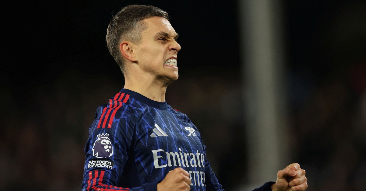 Arsenal lại thắng bằng phạt góc, giữ vững ngôi đầu Premier League