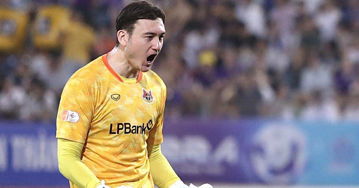 Xà ngang, cột dọc, siêu phẩm và Văn Lâm giúp Ninh Bình giành 3 điểm tại Hàng Đẫy