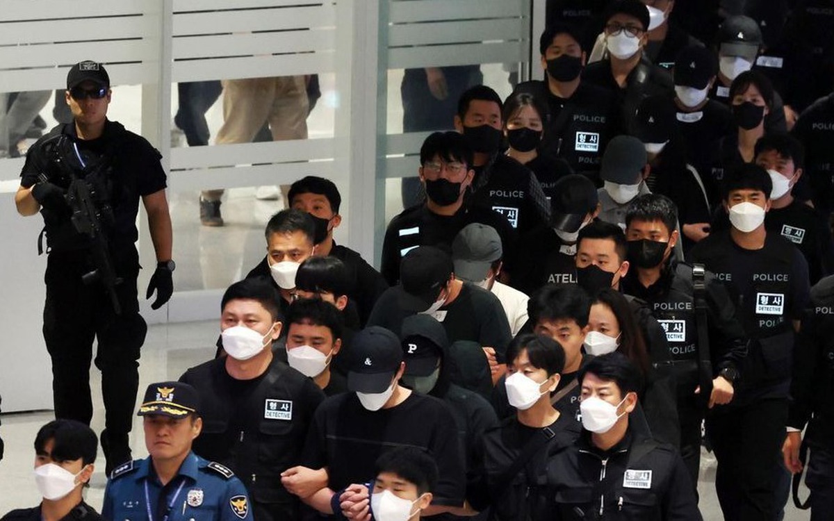 64 công dân Hàn Quốc bị bắt ở Campuchia vì lừa đảo được đưa về nước điều tra