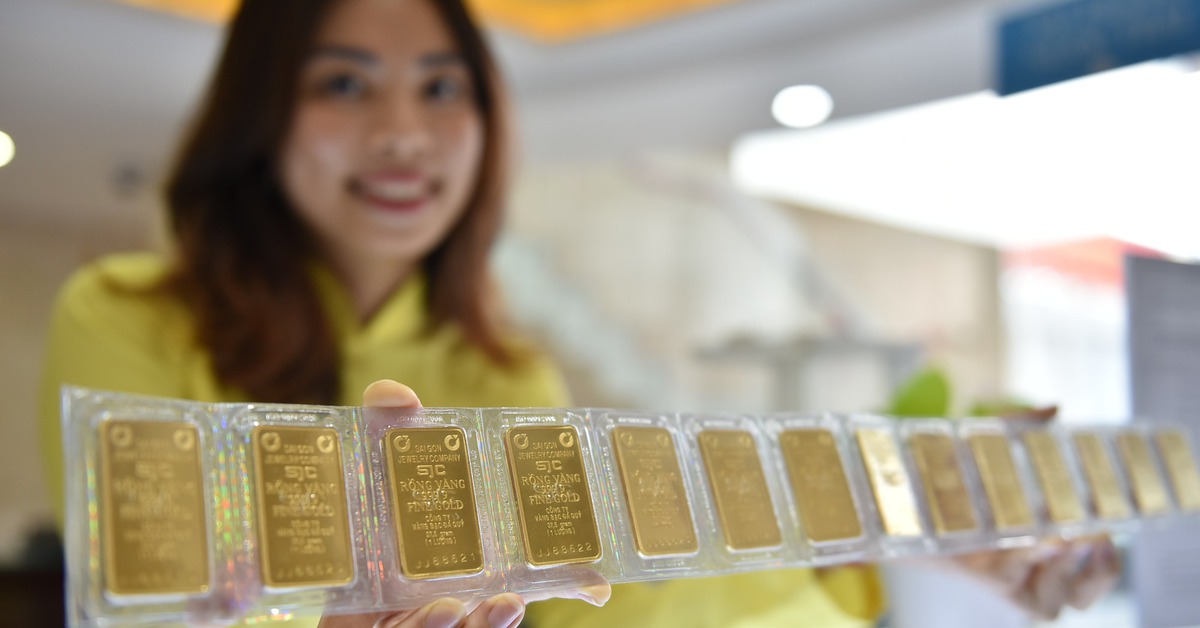 Hôm nay, giá vàng miếng SJC bốc hơi 2 triệu đồng/lượng