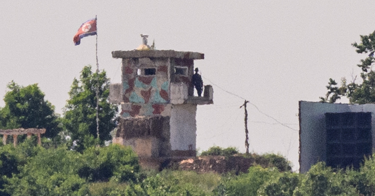 Binh sĩ Triều Tiên đào tẩu bị Hàn Quốc bắt giữ