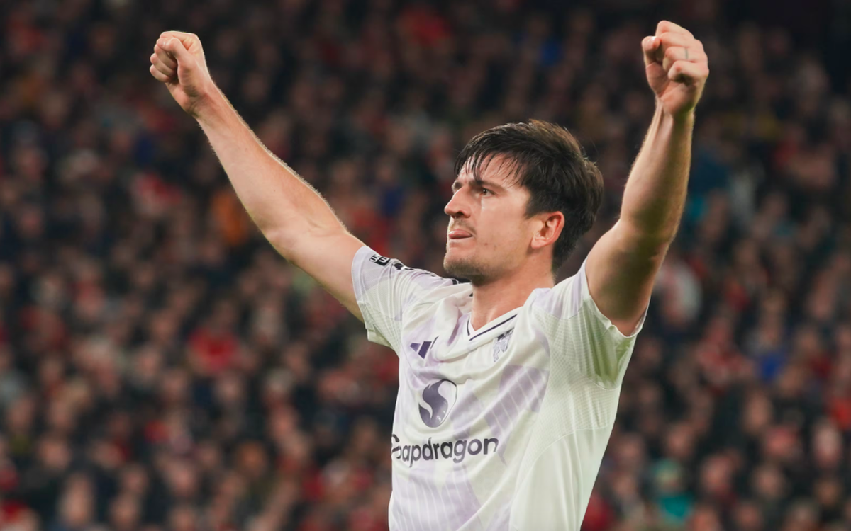 Maguire giúp Man United quật ngã Liverpool