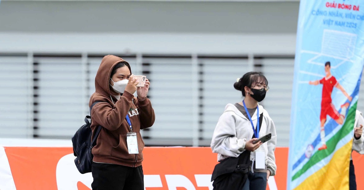 Sinh viên Đại học Nguyễn Tất Thành thực hành chụp ảnh bóng đá: Hơn cả một trải nghiệm