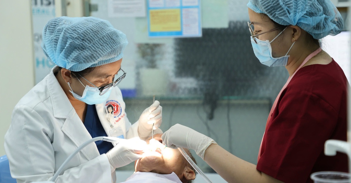 Già hóa dân số nhanh, sức khỏe răng miệng người cao tuổi trở thành thách thức