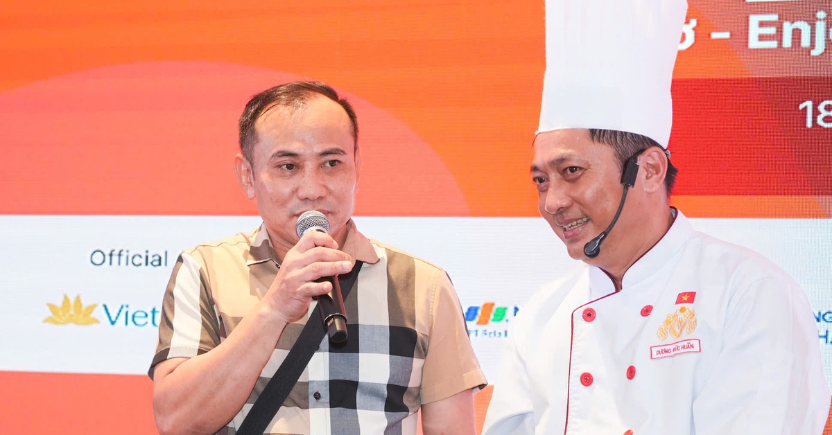 Bếp trưởng khách sạn 5 sao đố '2 tô phở giống nhau, sao phân biệt được tô nào ngon hơn'?