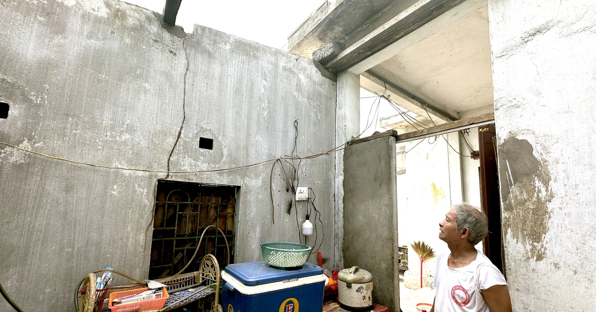 Thủ tướng: Đẩy nhanh hỗ trợ người dân bị sập nhà, tốc mái, điều trực thăng ứng cứu vùng chia cắt