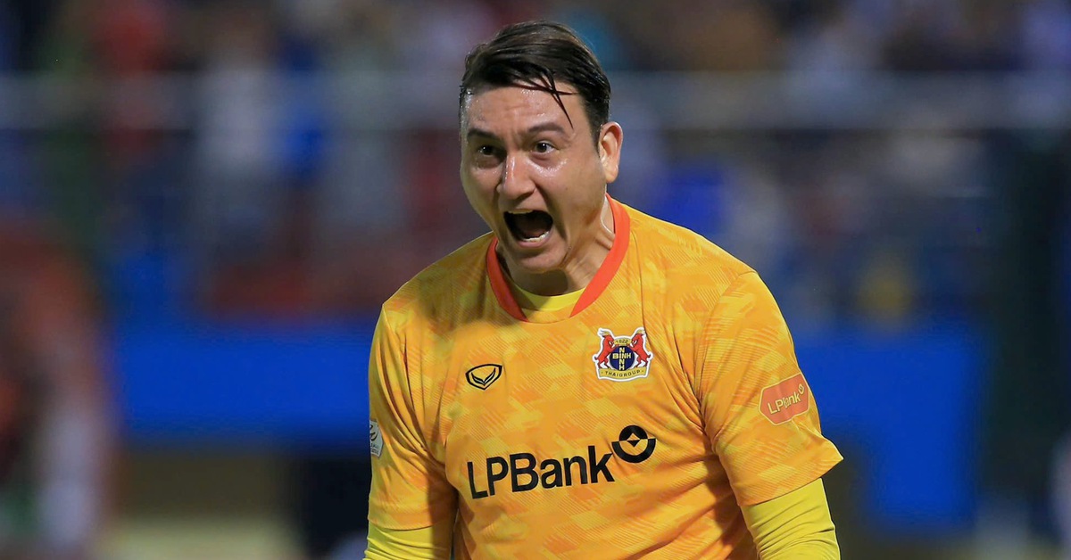 Văn Lâm cứu CLB Ninh Bình khỏi trận thua trước Thể Công - Viettel