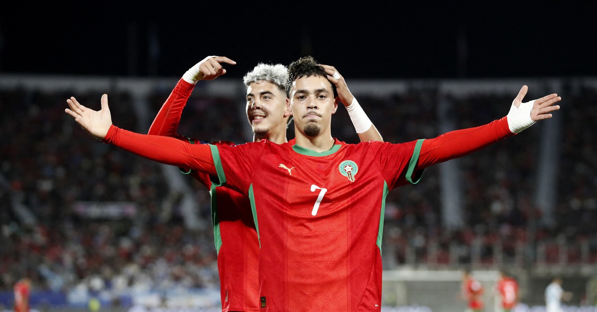 Làng bóng đá lại chứng kiến siêu kỳ tích nhờ... nhập tịch