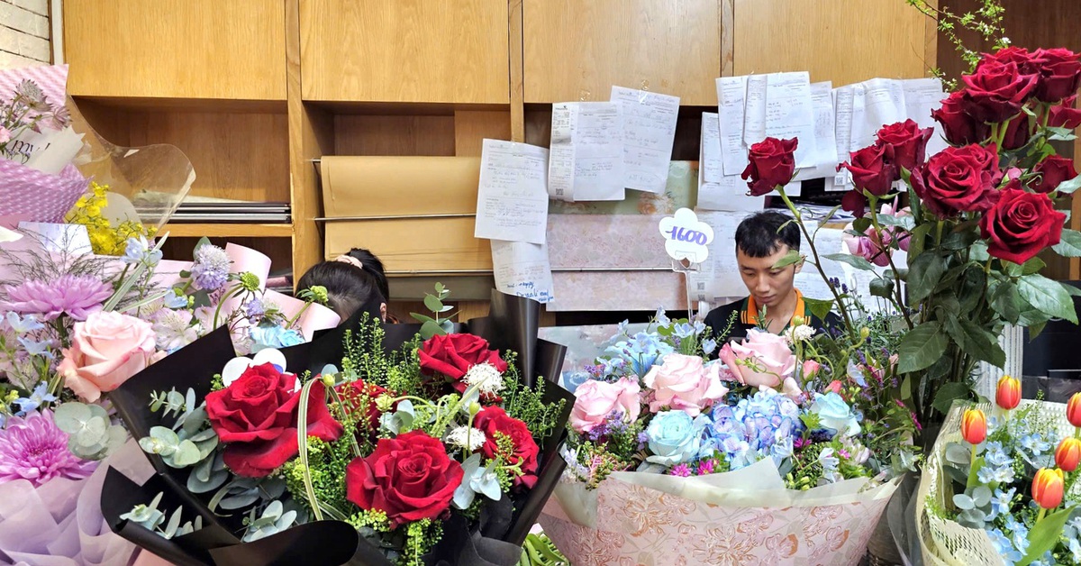 'Khách đặt hoa tươi 20-10 giảm đến một nửa'