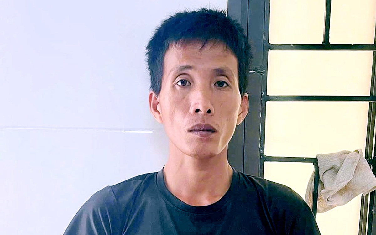 Bắt giữ người cha dượng dùng búa đinh đánh vào đầu bé gái lớp 5