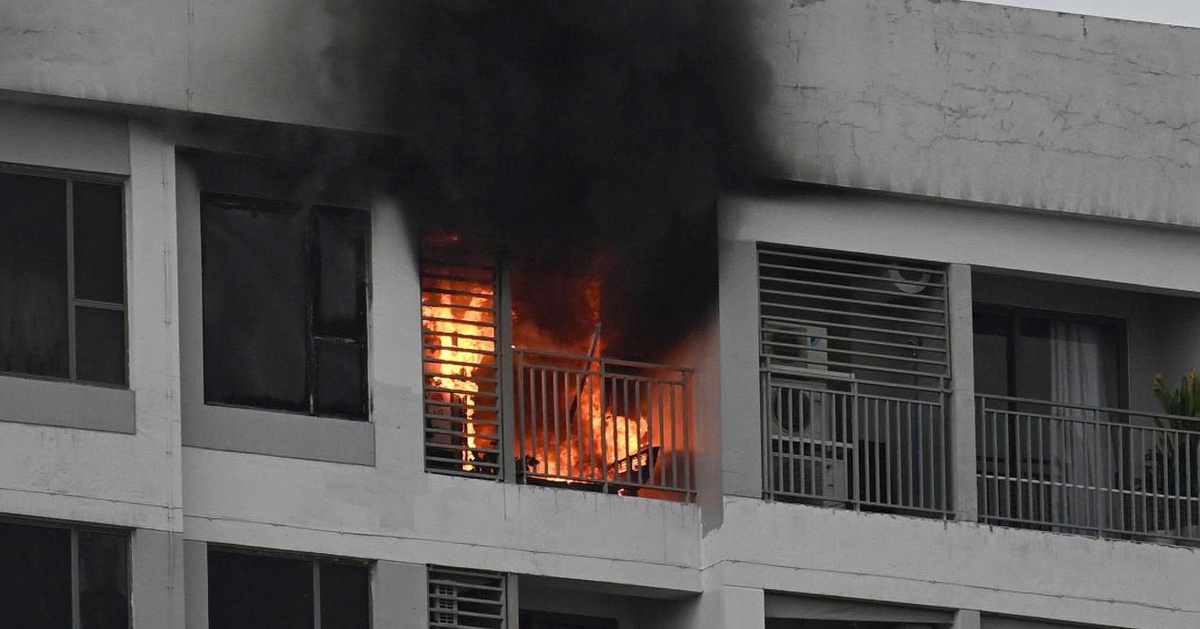 Cháy căn hộ chung cư River Gate ở phường Khánh Hội