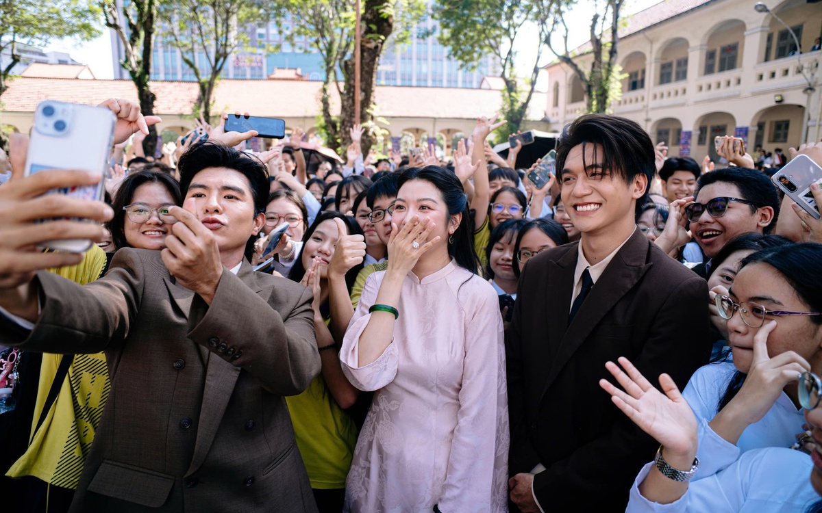 Học sinh, sinh viên TP.HCM hưởng ứng chiến dịch 'Không một mình - Cùng nhau an toàn trực tuyến'