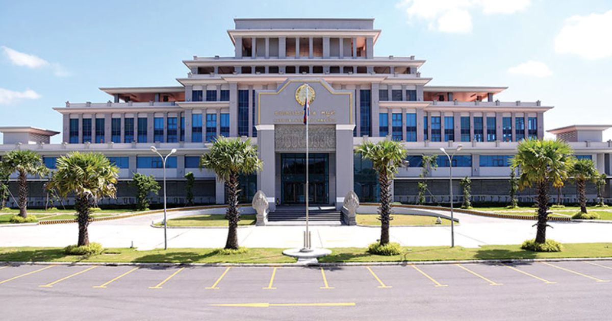 Khách hàng đổ xô rút tiền tại Prince Bank, Ngân hàng Quốc gia Campuchia lên tiếng