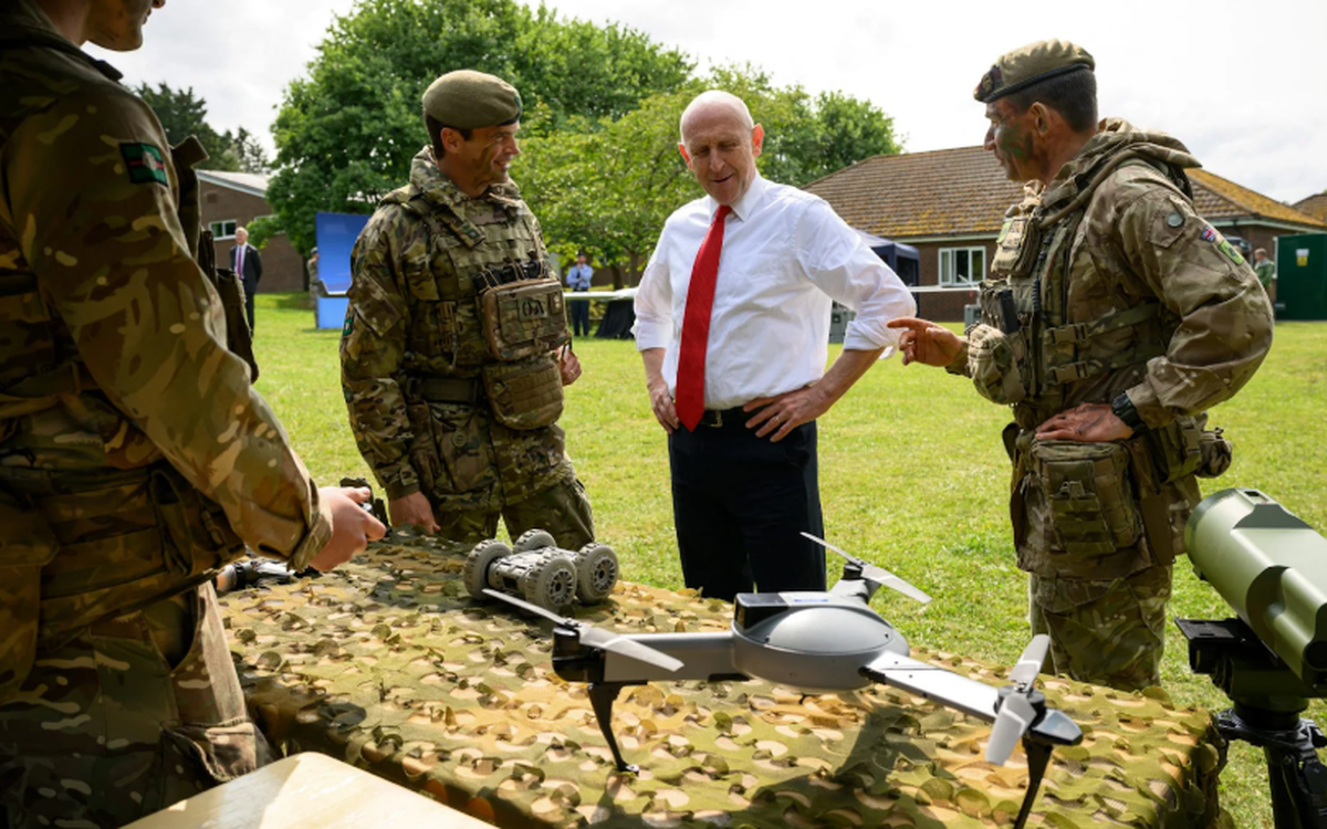 Quân đội Anh được quyền bắn hạ drone ngay khi phát hiện