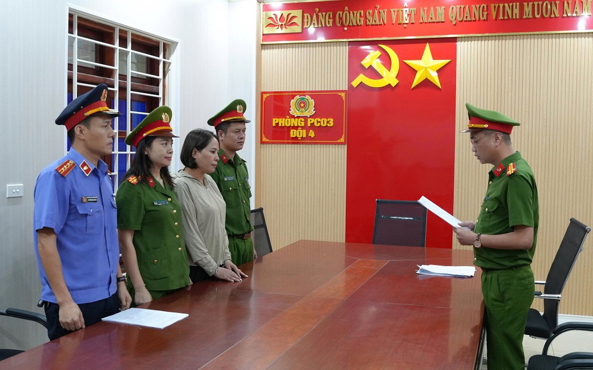 Bắt nữ giám đốc kiếm 75 tỉ đồng từ 2,7 triệu lít dầu ăn giả