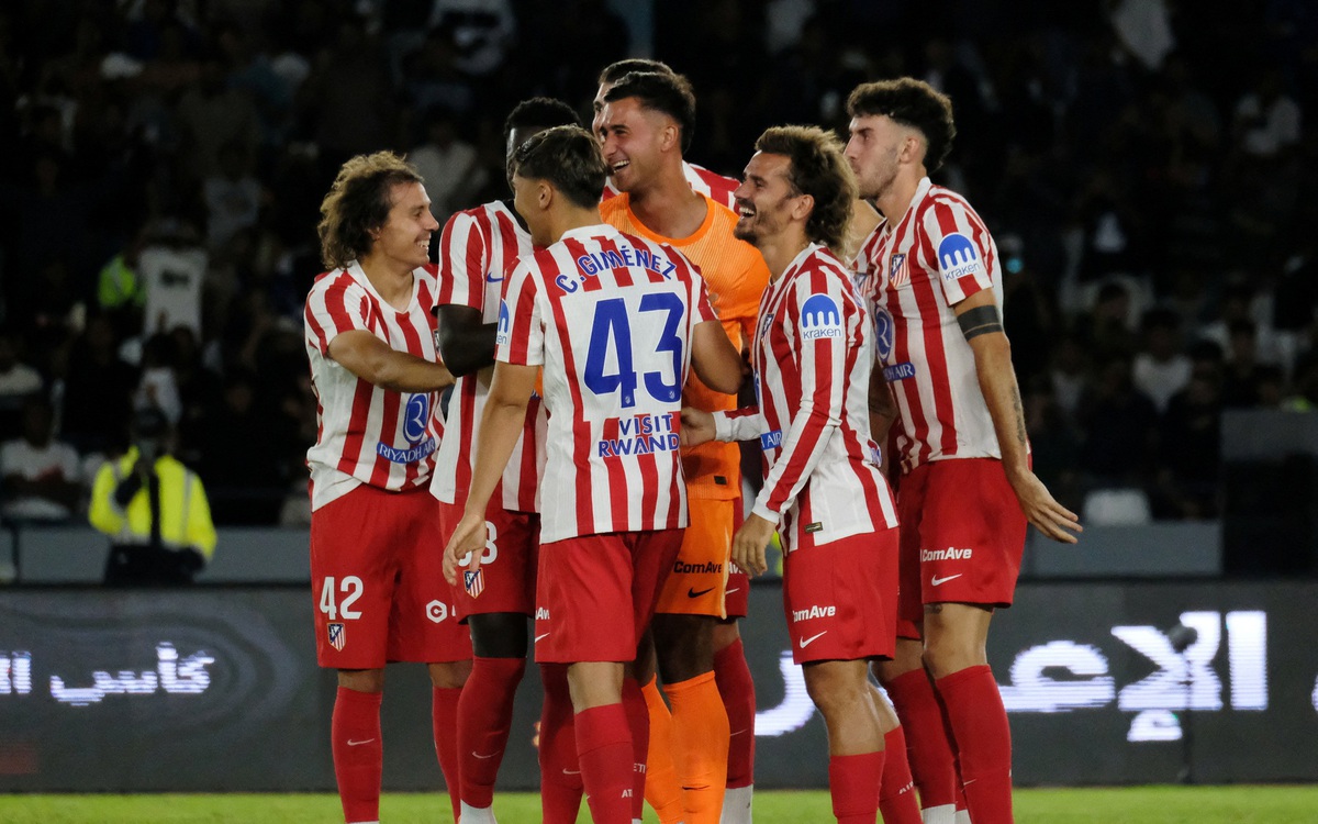 Atletico Madrid 'kiện' Arsenal vì... không có nước nóng để tắm