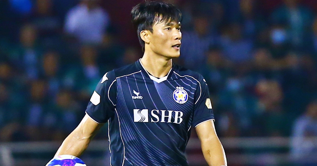 Thủ môn Bùi Tiến Dũng đứt dây chằng ở vòng 7