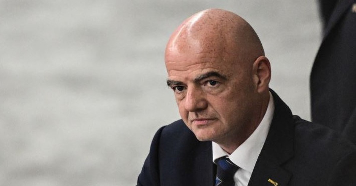 Chủ tịch FIFA đến thăm Malaysia giữa xì căng đan 'nhập tịch gian dối'