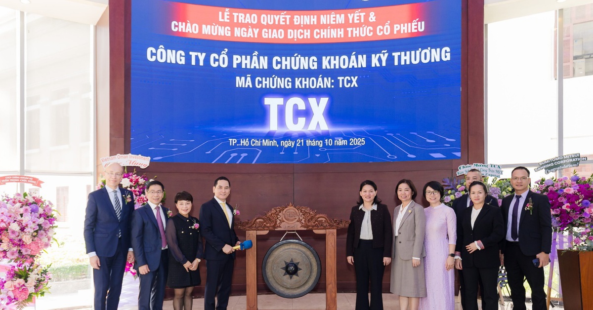 Chứng khoán TCBS chào sàn, vốn hóa vượt 108.000 tỉ đồng ngay phiên đầu tiên