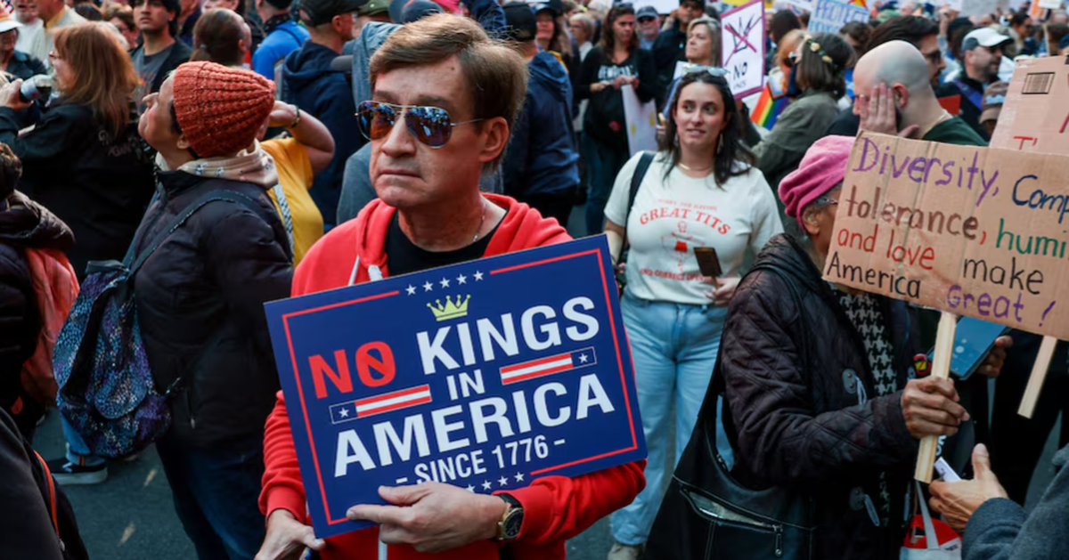 Đài MSNBC bị tố 'xào lại' video biểu tình từ 2017 khi đưa tin về sự kiện 'No Kings', sự thật là gì?