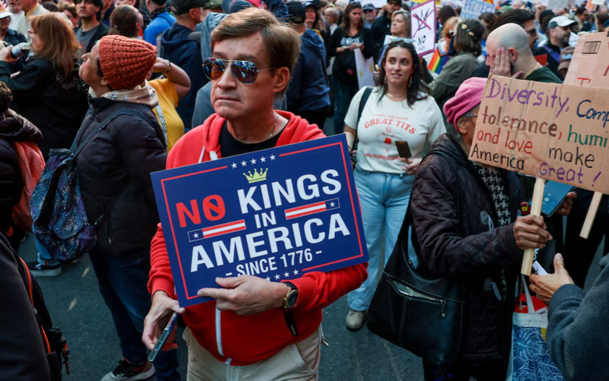 Đài MSNBC bị tố 'xào lại' video biểu tình từ 2017 khi đưa tin về sự kiện 'No Kings', sự thật là gì?